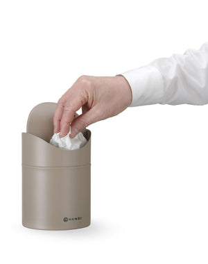 Tafelformaat prullenbak met schommeldeksel, HENDI, 1,2L, Beige, ⌀120x(H)165mm